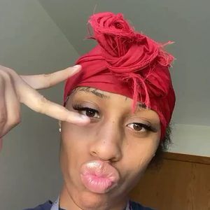 Meet your Posher, Janeya